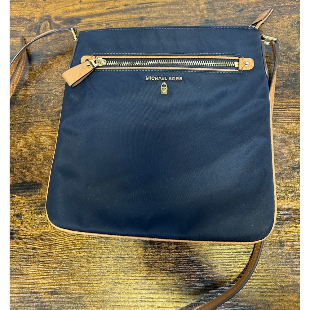 Michael Kors Kelsey Navy Nylon Crossbody Bag Gold Tone Hardware Adjustable Strap - Picture 7 of 15